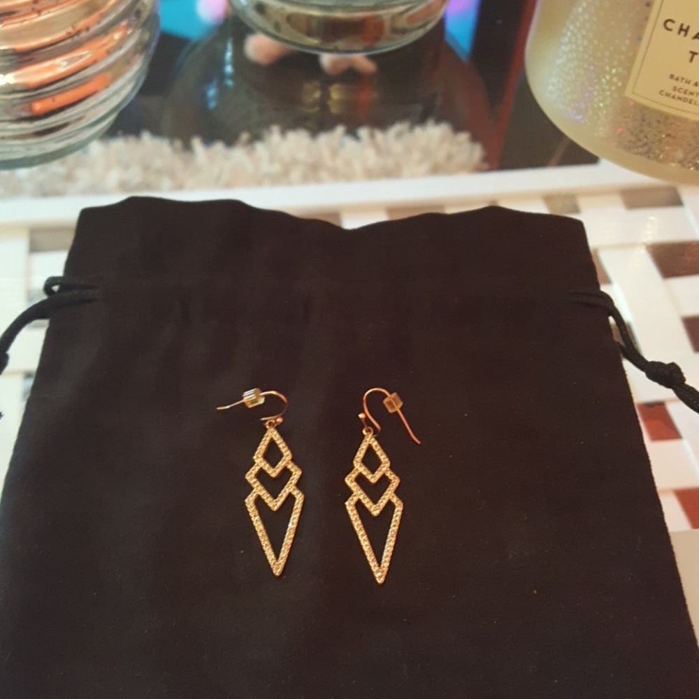 Stella and Dot rosegold earrings